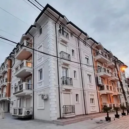 Comfort Gjuhadol 2 Apartment
